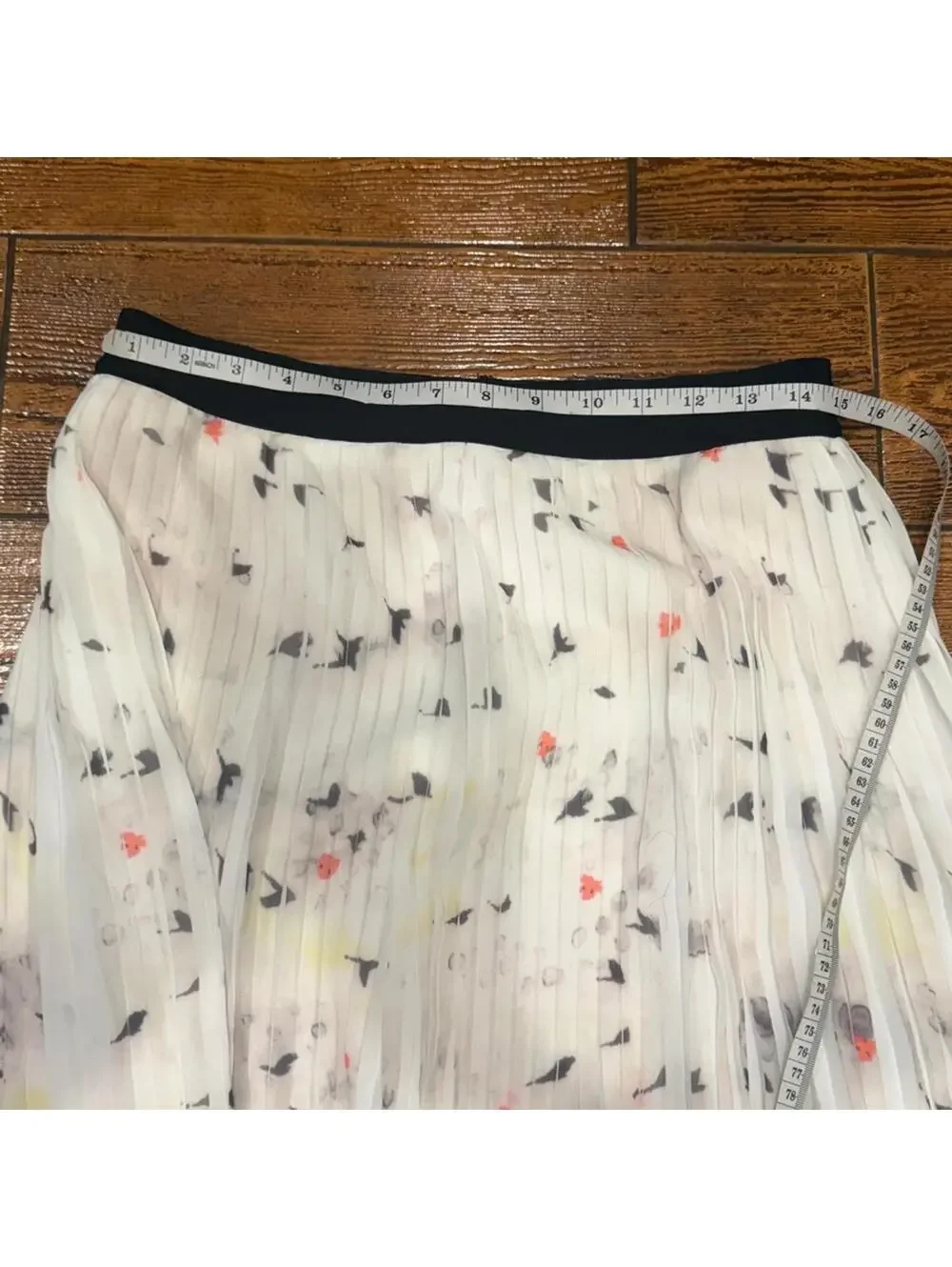 Gabby Isabella Pleated A-Line Skirt size medium